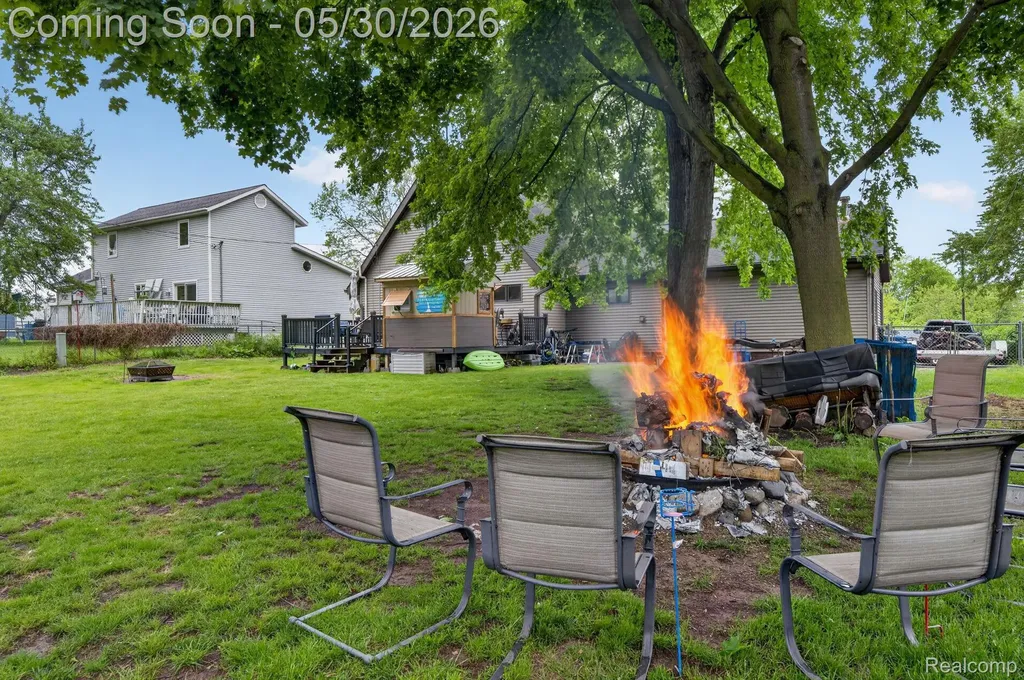 1280 Petts Road Fenton Charter Township MI 48430