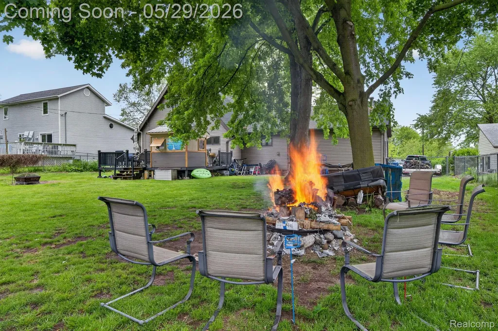 1280 Petts Road Fenton Charter Township MI 48430