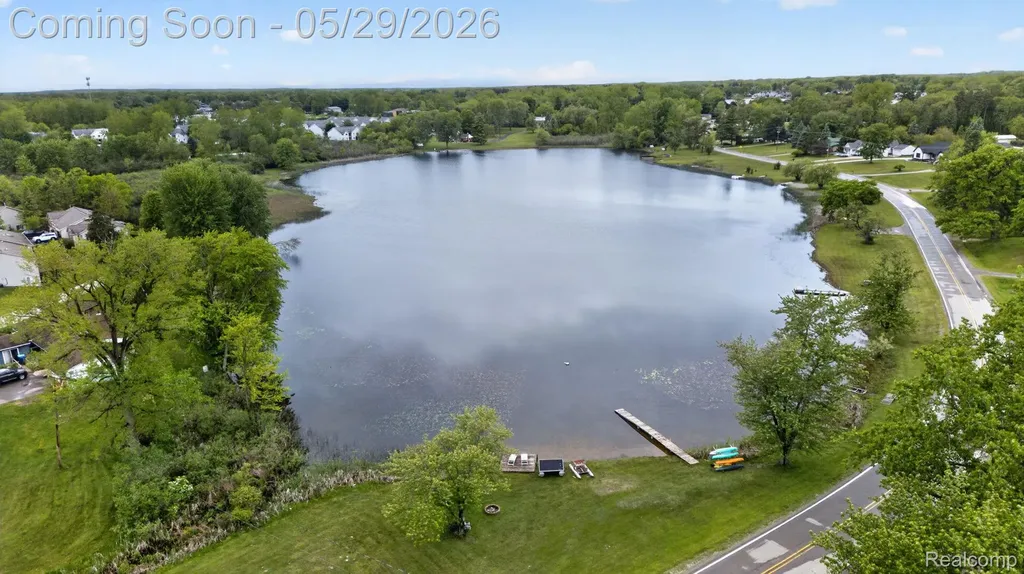 1280 Petts Road Fenton Charter Township MI 48430