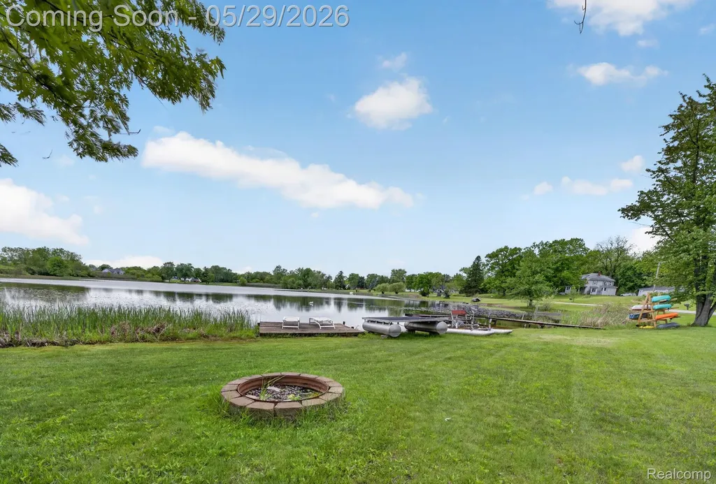 1280 Petts Road Fenton Charter Township MI 48430