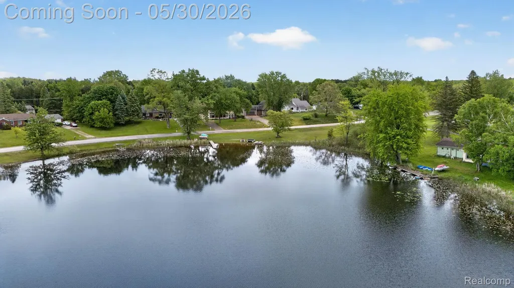 1280 Petts Road Fenton Charter Township MI 48430