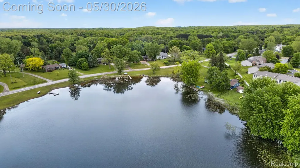 1280 Petts Road Fenton Charter Township MI 48430