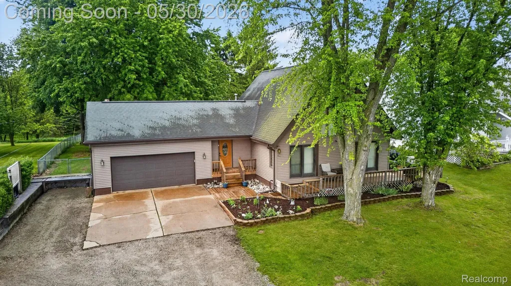 1280 Petts Road Fenton Charter Township MI 48430