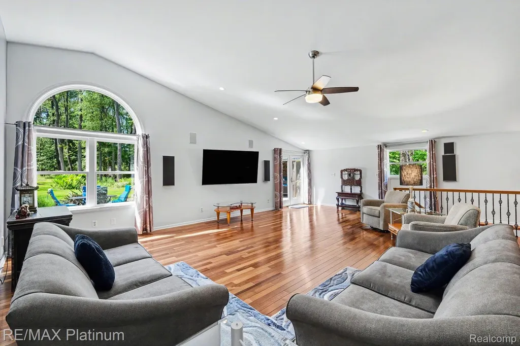 535 Wolfe Road Groveland Township MI 48462