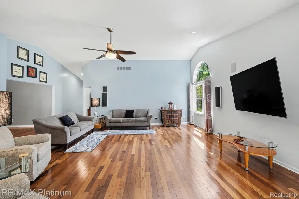 535 Wolfe Road Groveland Township MI 48462