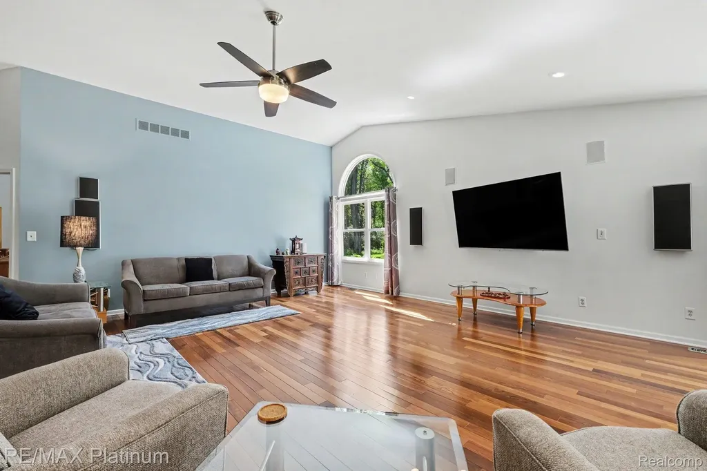 535 Wolfe Road Groveland Township MI 48462