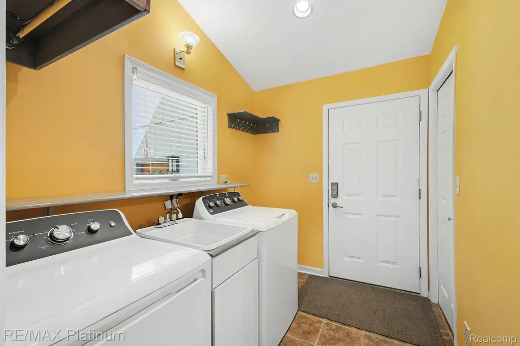 535 Wolfe Road Groveland Township MI 48462