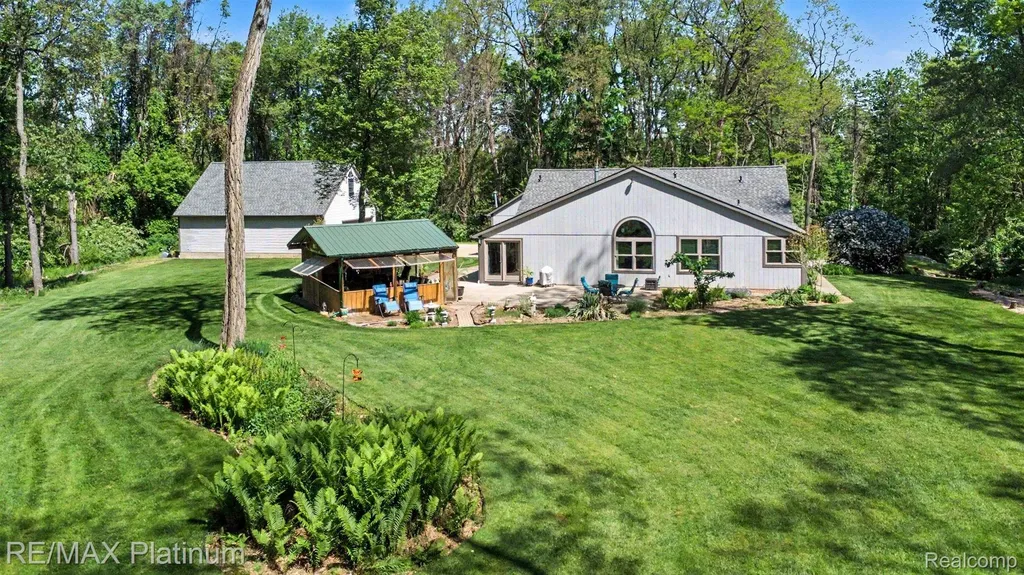 535 Wolfe Road Groveland Township MI 48462