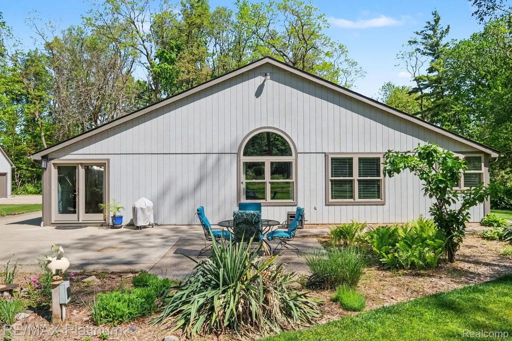535 Wolfe Road Groveland Township MI 48462