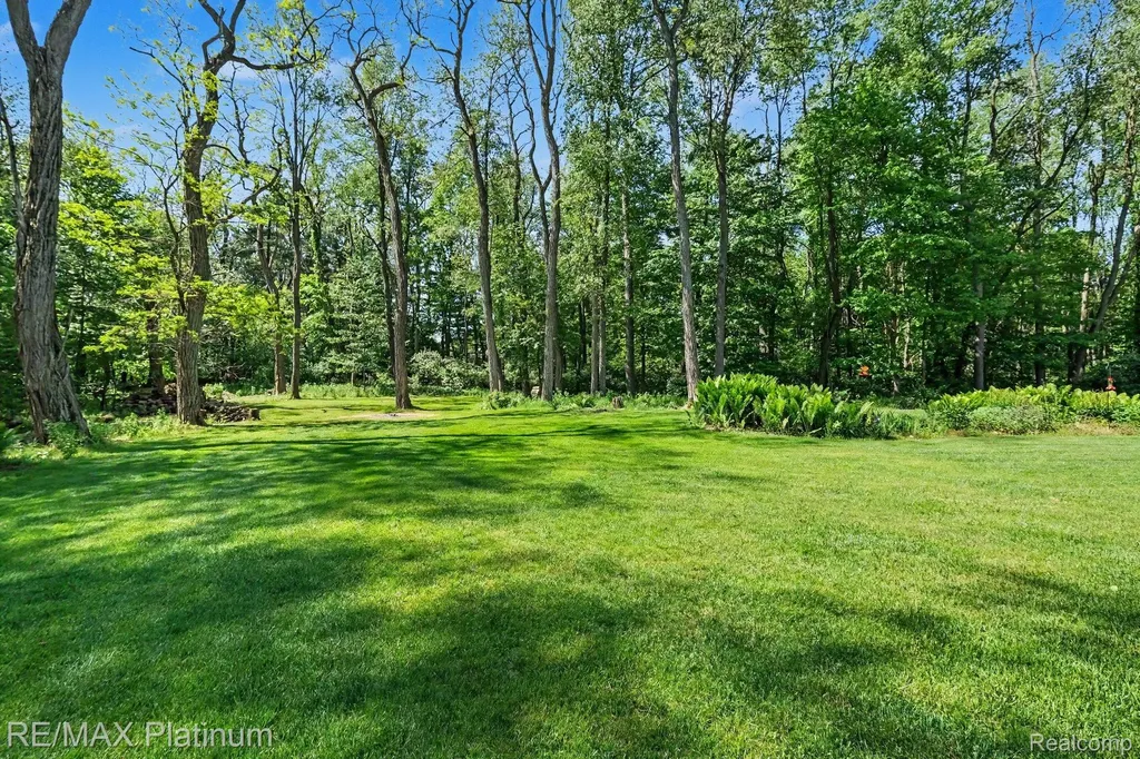 535 Wolfe Road Groveland Township MI 48462