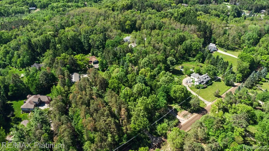 535 Wolfe Road Groveland Township MI 48462