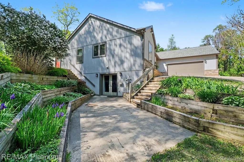 535 Wolfe Road Groveland Township MI 48462