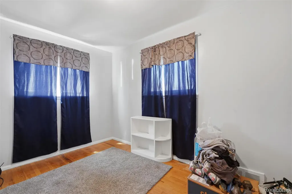 24237 Roxana Avenue Eastpointe City MI 48021