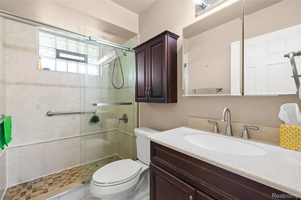 35815 Thames Street Westland City MI 48186