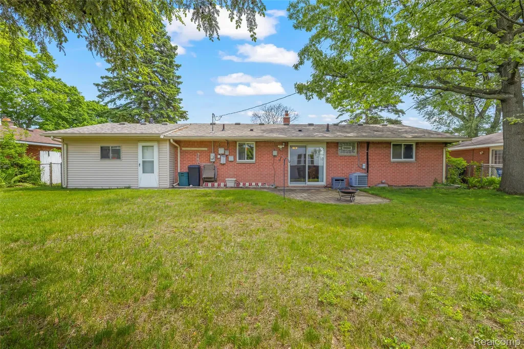 35815 Thames Street Westland City MI 48186