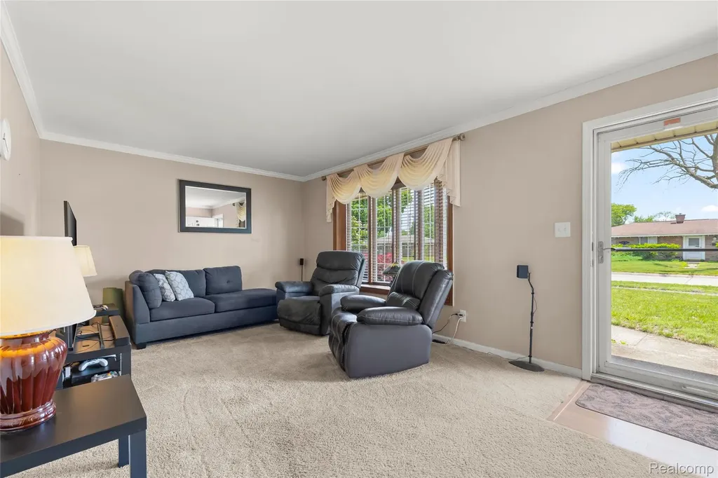 35815 Thames Street Westland City MI 48186