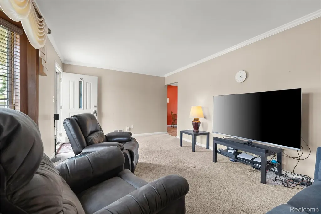 35815 Thames Street Westland City MI 48186