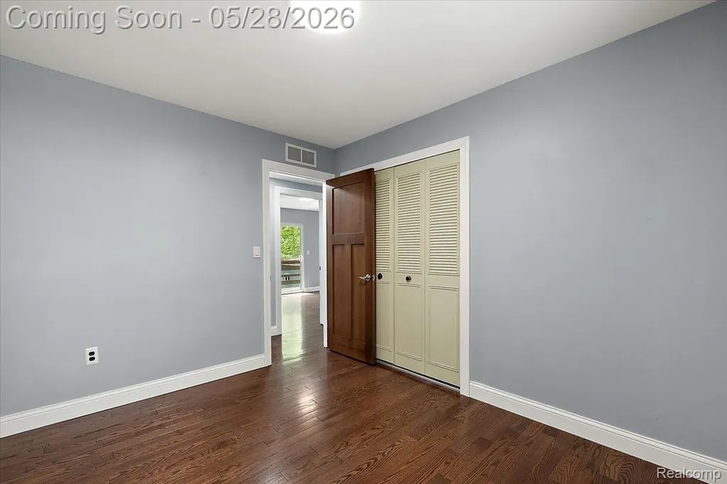 25136 Westmoreland Drive Farmington Hills City MI 48336