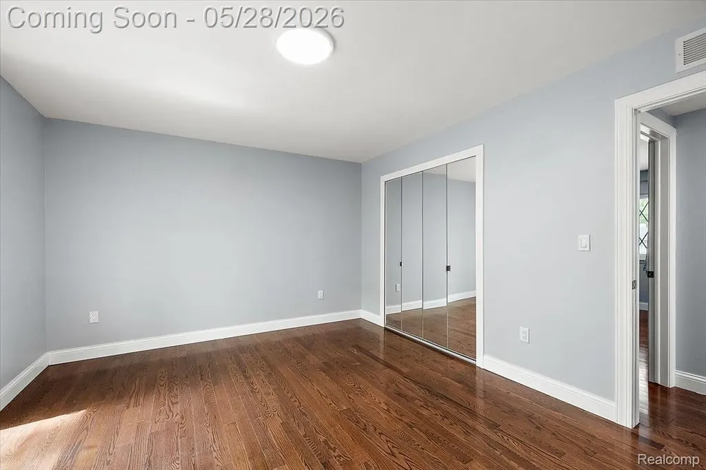 25136 Westmoreland Drive Farmington Hills City MI 48336