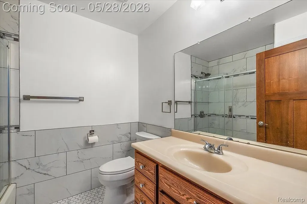 25136 Westmoreland Drive Farmington Hills City MI 48336