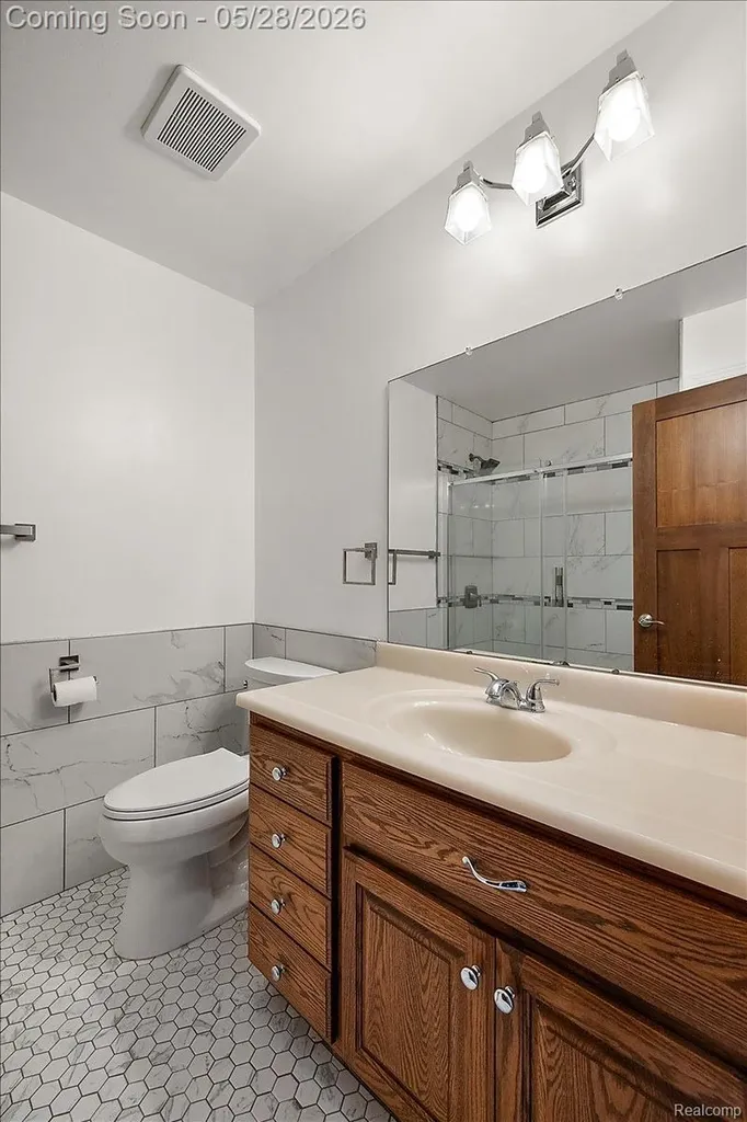 25136 Westmoreland Drive Farmington Hills City MI 48336