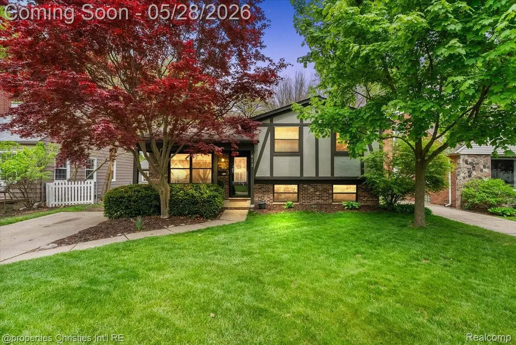 612 Royal Avenue Royal Oak City MI 48073