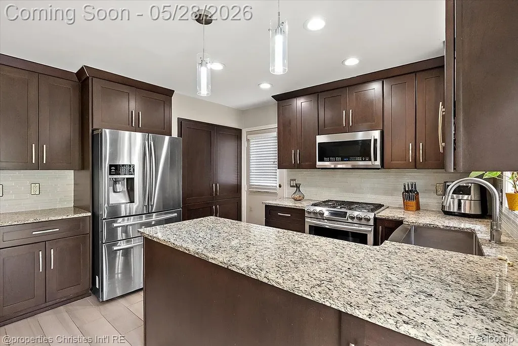 612 Royal Avenue Royal Oak City MI 48073