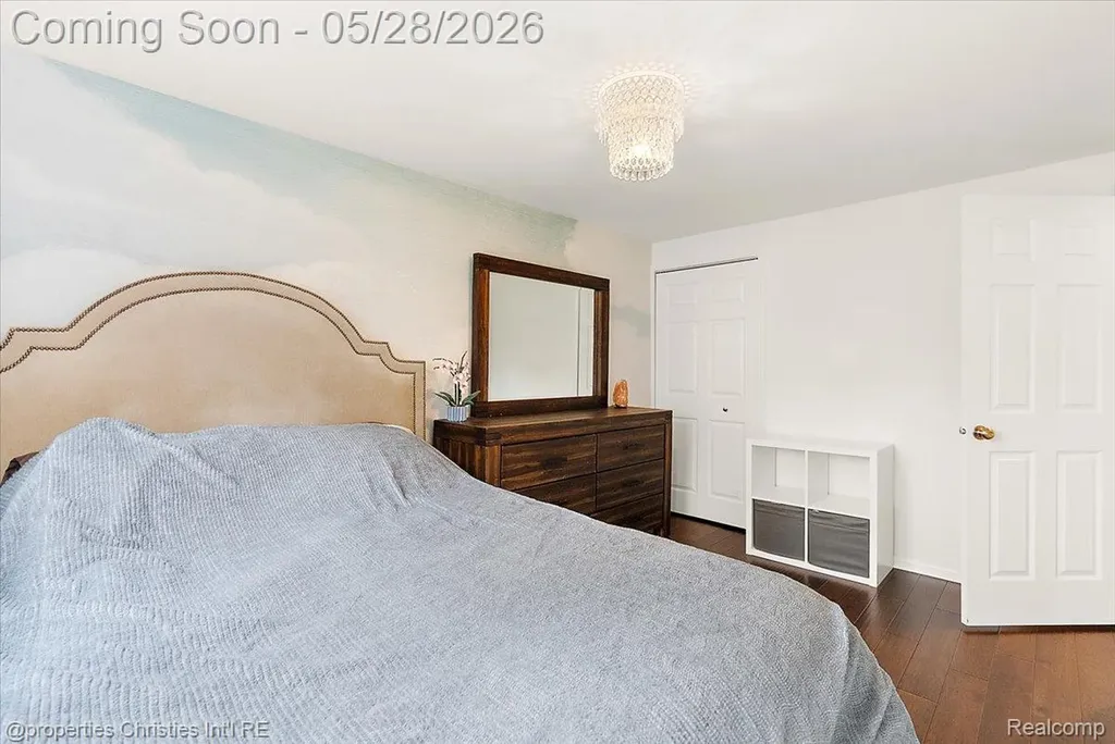 612 Royal Avenue Royal Oak City MI 48073