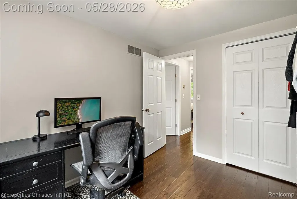 612 Royal Avenue Royal Oak City MI 48073