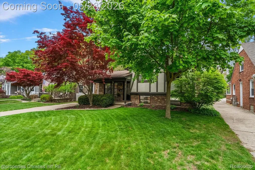 612 Royal Avenue Royal Oak City MI 48073