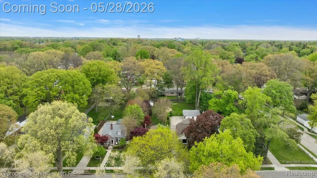 612 Royal Avenue Royal Oak City MI 48073