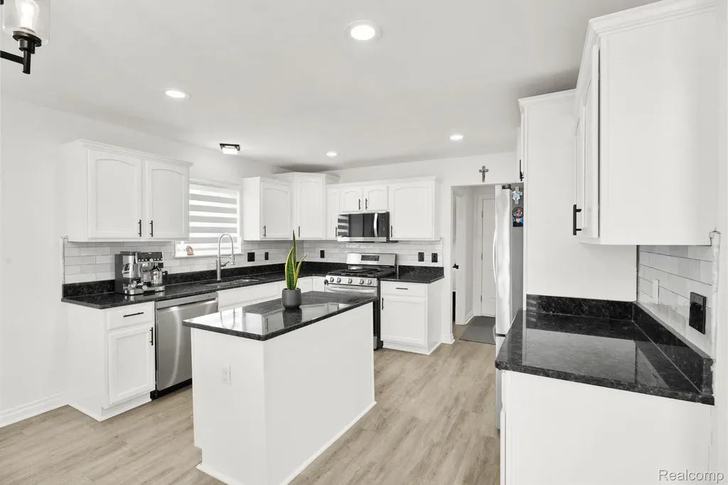 21196 Oak Ridge Drive Clinton Charter Township MI 48036