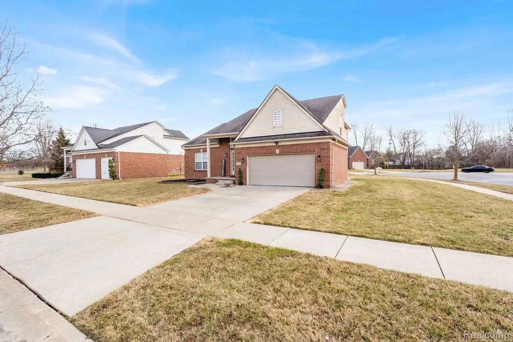 21196 Oak Ridge Drive Clinton Charter Township MI 48036