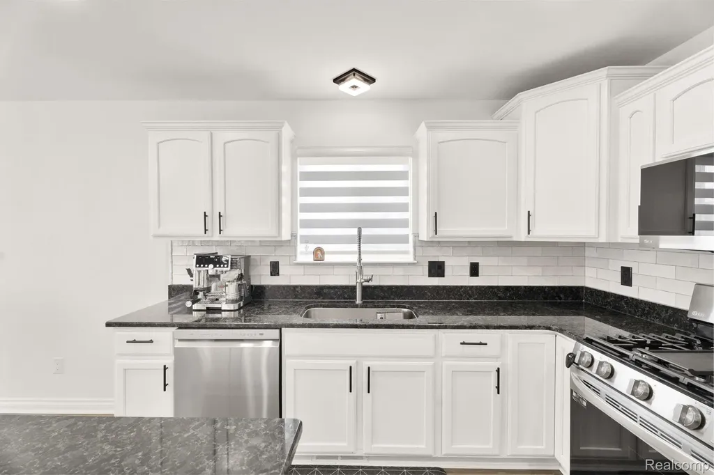 21196 Oak Ridge Drive Clinton Charter Township MI 48036