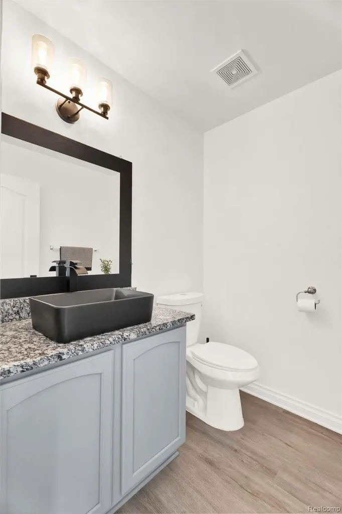 21196 Oak Ridge Drive Clinton Charter Township MI 48036