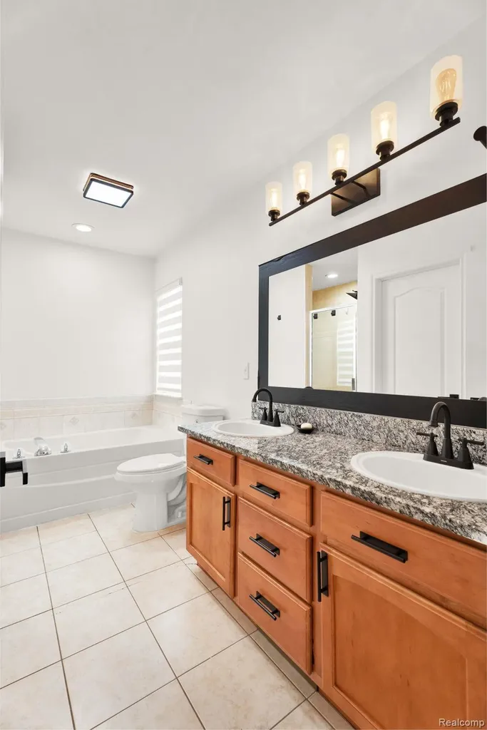 21196 Oak Ridge Drive Clinton Charter Township MI 48036