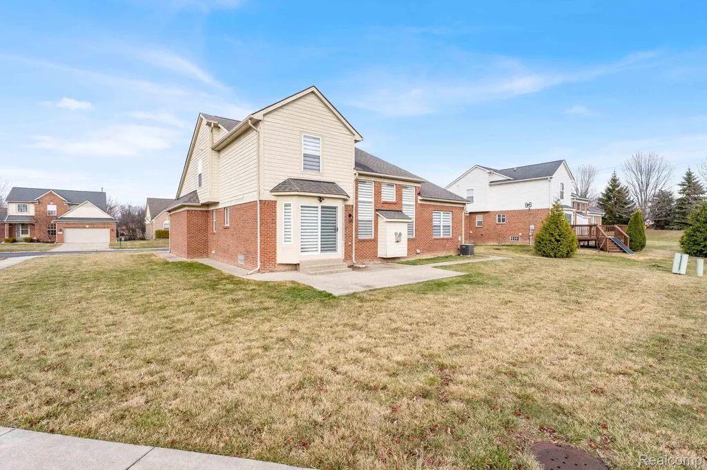 21196 Oak Ridge Drive Clinton Charter Township MI 48036
