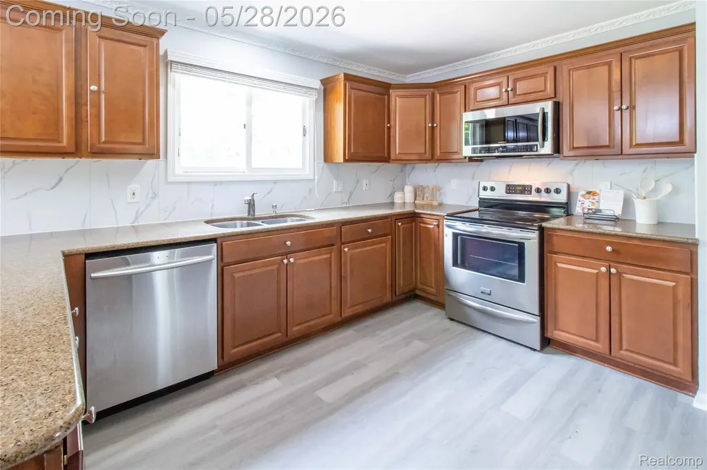 6910 Leytonstone Boulevard West Bloomfield Charter Township MI 48322