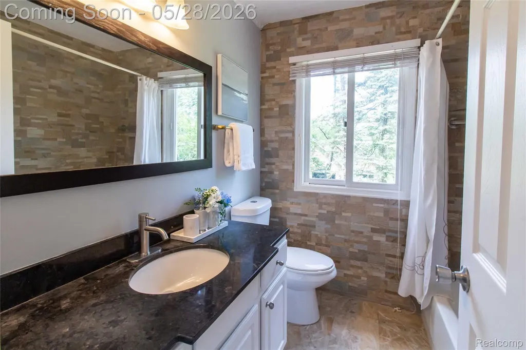 6910 Leytonstone Boulevard West Bloomfield Charter Township MI 48322