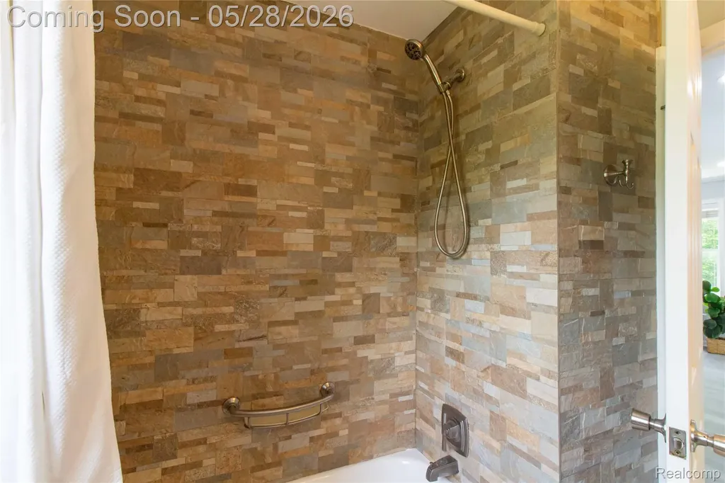 6910 Leytonstone Boulevard West Bloomfield Charter Township MI 48322