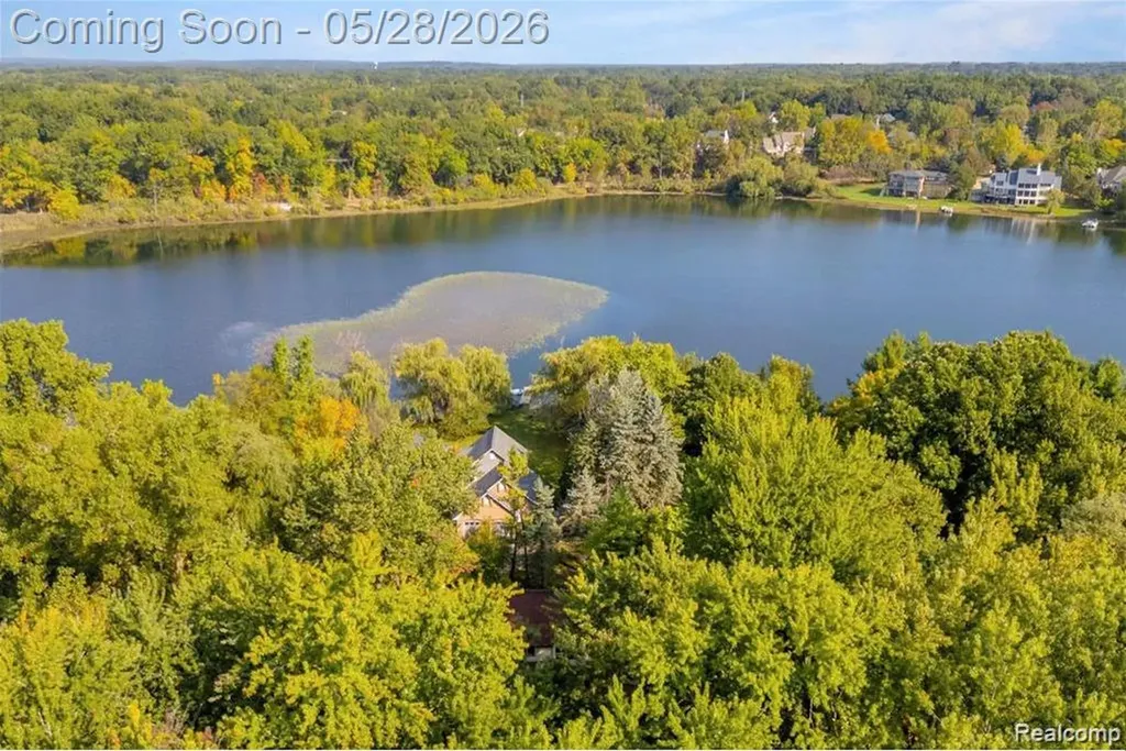 6910 Leytonstone Boulevard West Bloomfield Charter Township MI 48322