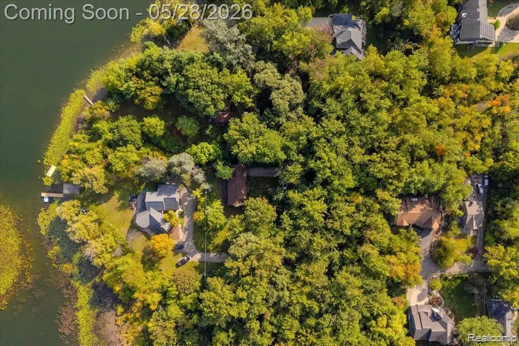 6910 Leytonstone Boulevard West Bloomfield Charter Township MI 48322