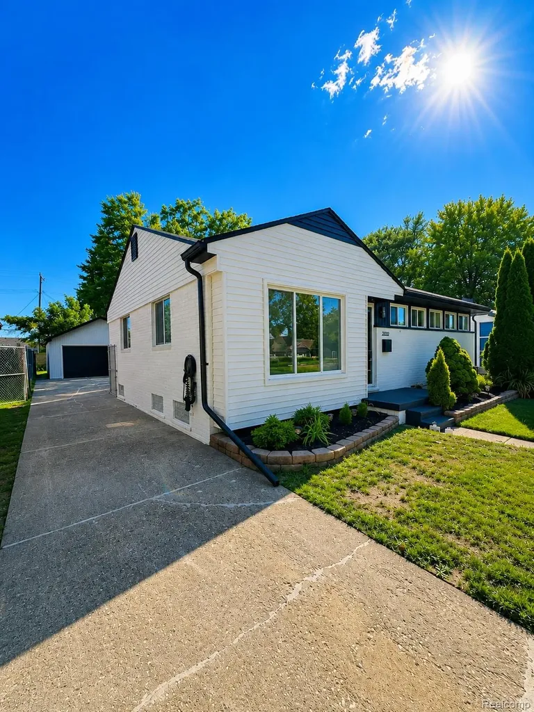 20020 Shady Lane Avenue St. Clair Shores City MI 48080