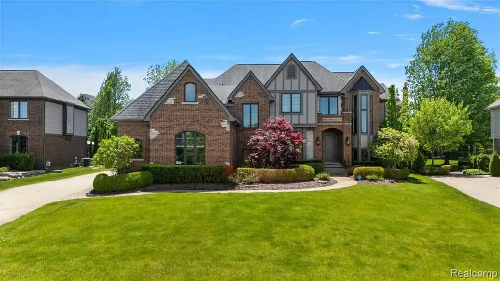 2885 Ambleside Court Oakland Charter Township MI 48306