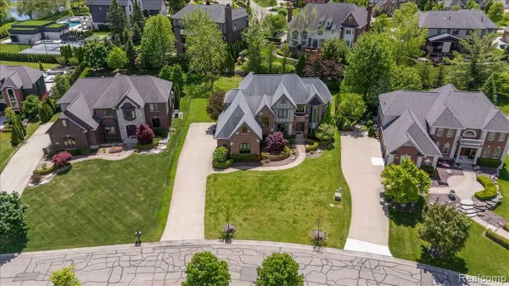 2885 Ambleside Court Oakland Charter Township MI 48306