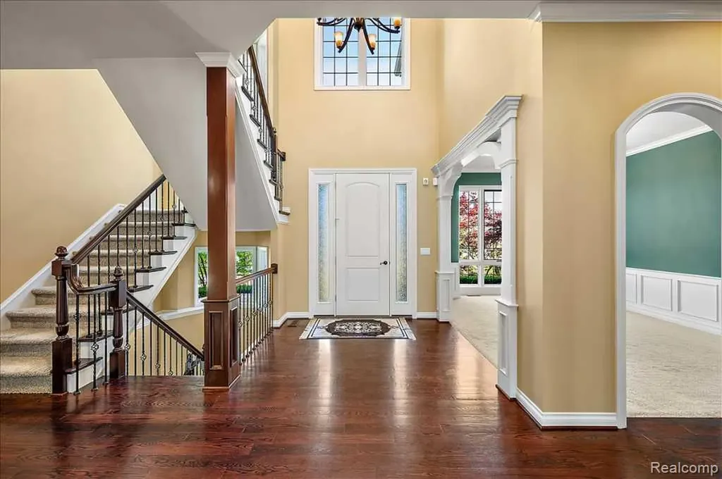 2885 Ambleside Court Oakland Charter Township MI 48306