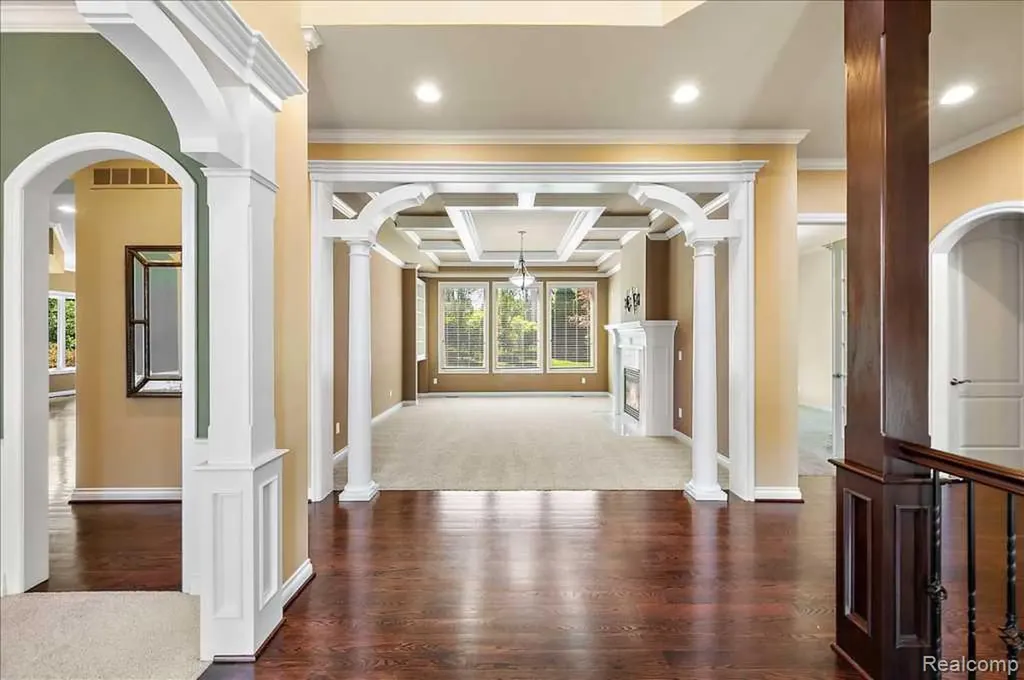 2885 Ambleside Court Oakland Charter Township MI 48306