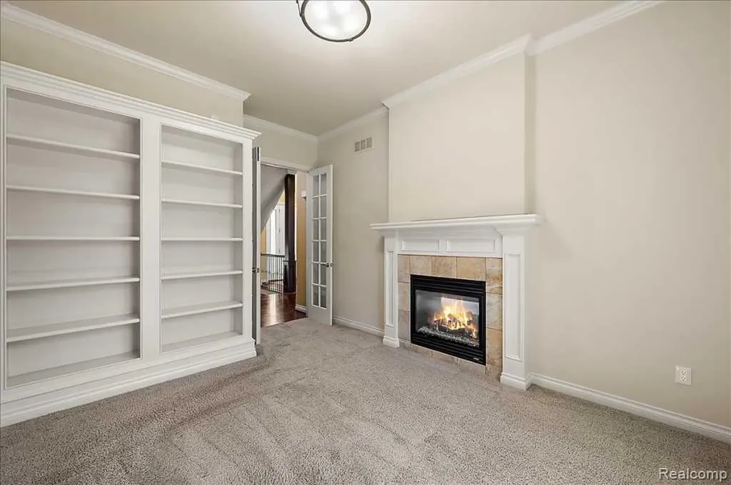 2885 Ambleside Court Oakland Charter Township MI 48306