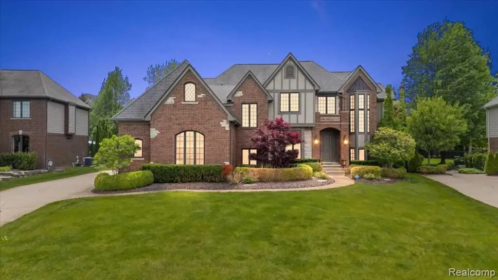 2885 Ambleside Court Oakland Charter Township MI 48306