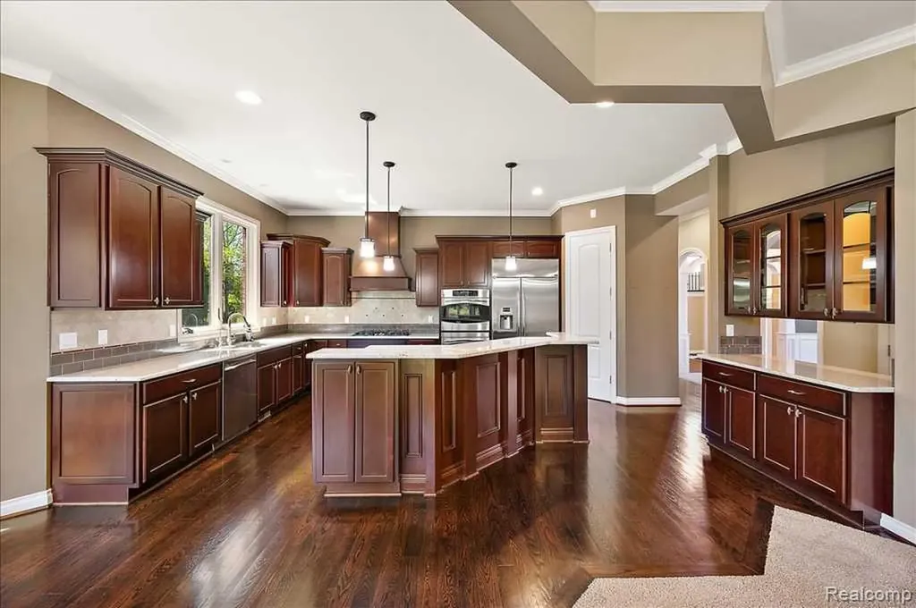 2885 Ambleside Court Oakland Charter Township MI 48306